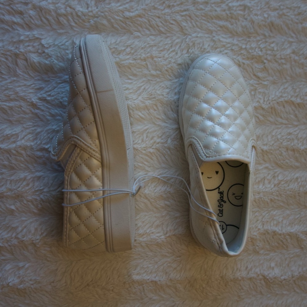 Cat & Jack Kids' White Slip-On Sneakers - Picture 6 of 10